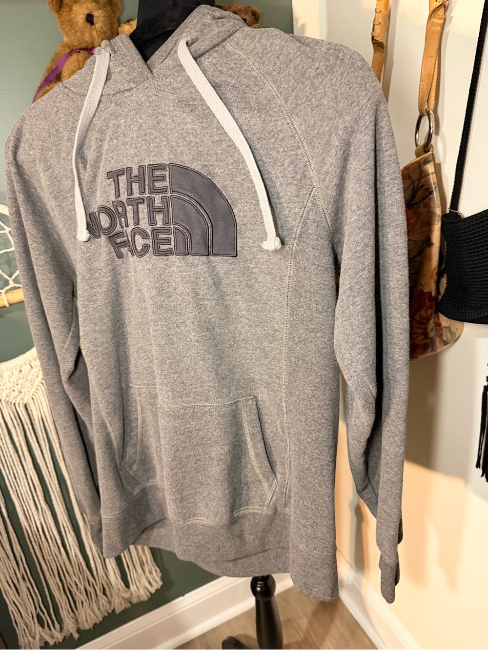 The North Face Women’s Size M Logo Hoodie - Picture 5 of 5